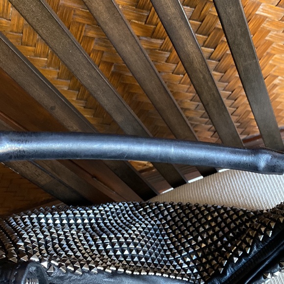 BURBERRY PRORSUM - Black Studded Leather Hoxton Hobo - Picture 15 of 16